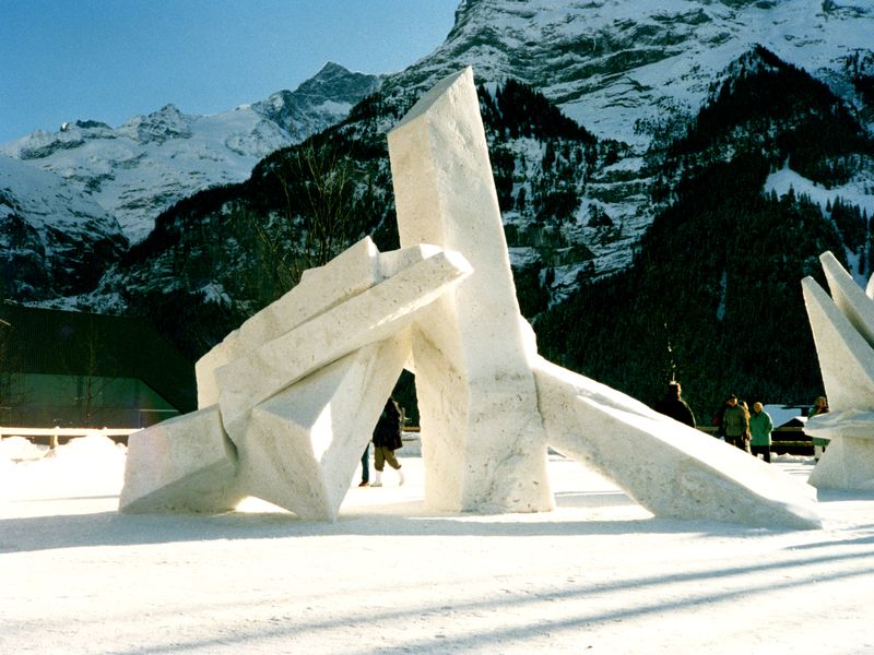<b><i>Natuurgewalten</i></b>, 1994, snow,  350x400x450 cm ,Grindelwald (Switserland)