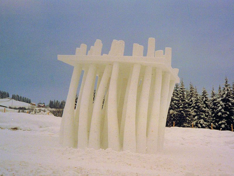 <b><i>Spring</i></b>, 1994, snow,  350x400x450 cm ,Lillehammer (Norway)