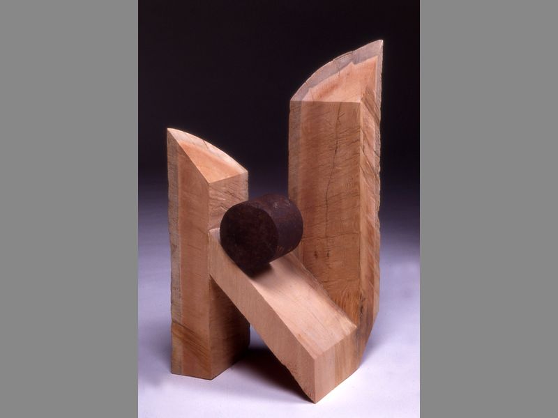 <b><i>Zonder titel</i></b>, 1990, hout/staal, 43x18x21 cm