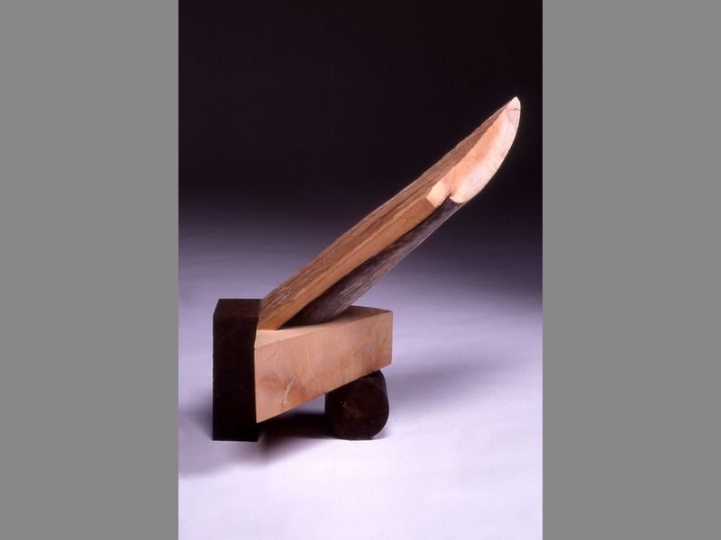 <b><i>Zonder titel</i></b>, 1990, hout/staal, 35x18x18 cm
